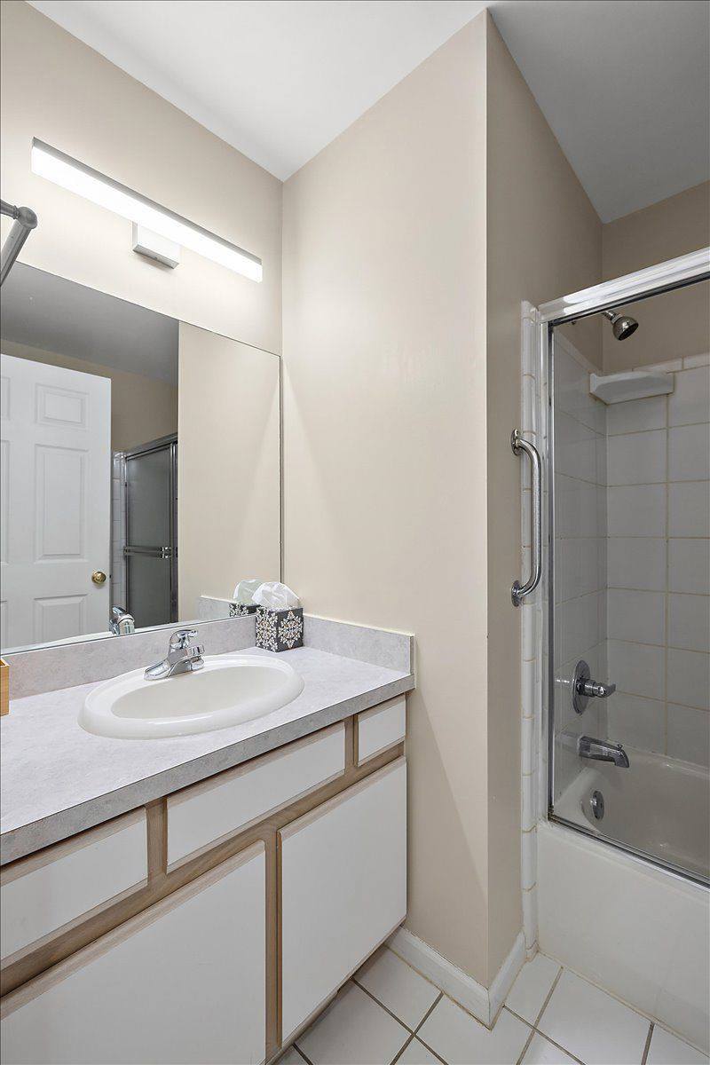 22187 West Village Drive, Unit 5, DearbornCity_Wayne, MI 48124