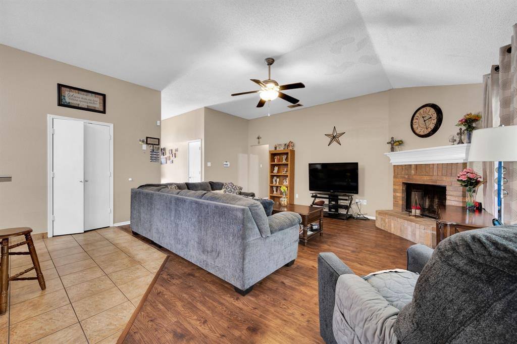 1700 Merritt Drive, Mansfield, TX 76063