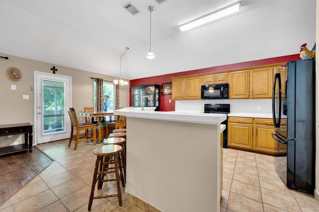 1700 Merritt Drive, Mansfield, TX 76063