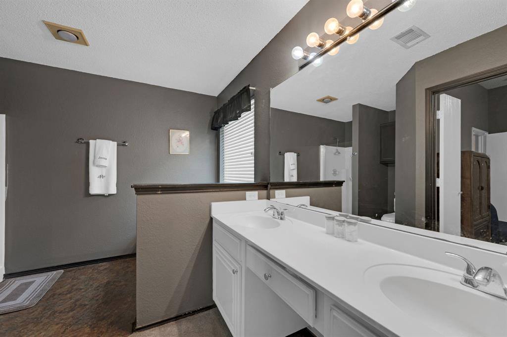 1700 Merritt Drive, Mansfield, TX 76063