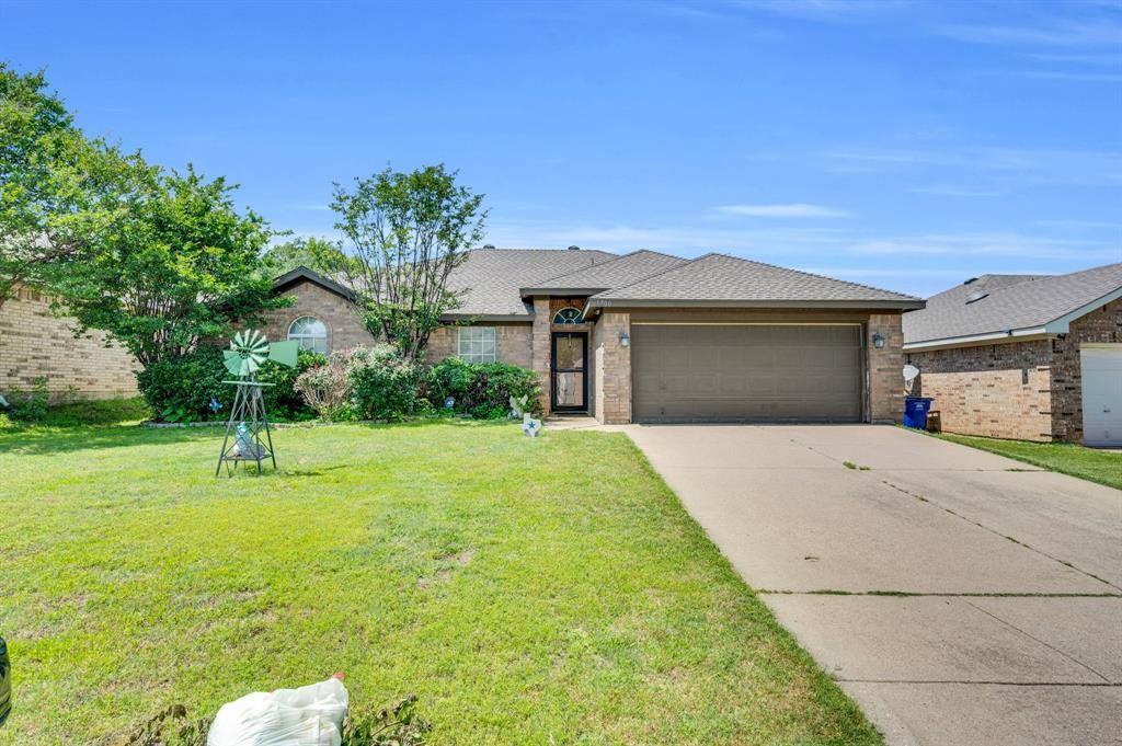 1700 Merritt Drive, Mansfield, TX 76063