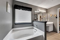 1700 Merritt Drive, Mansfield, TX 76063