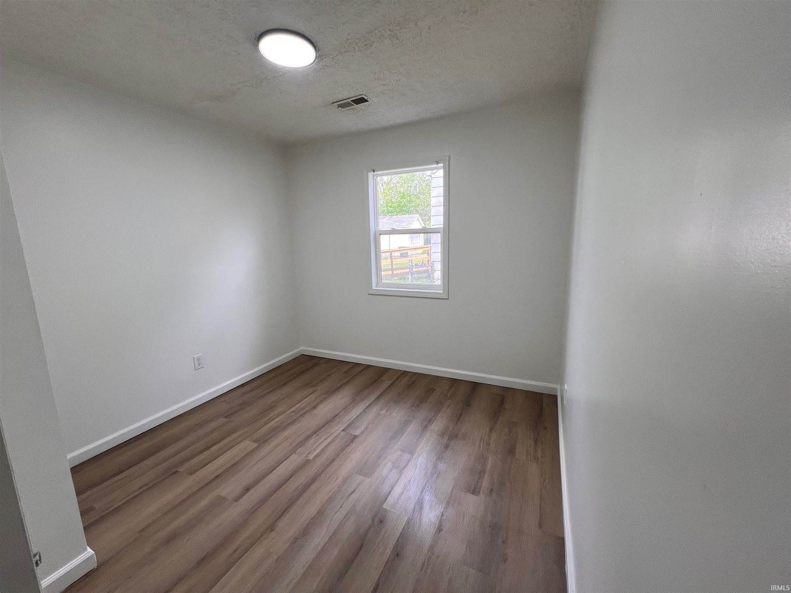 2108 W Memorial Drive, Muncie, IN 47302