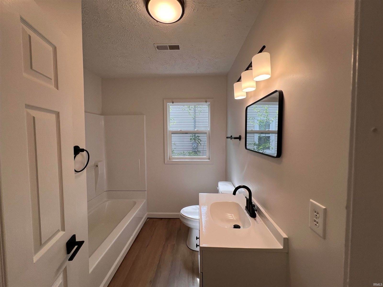 2108 W Memorial Drive, Muncie, IN 47302