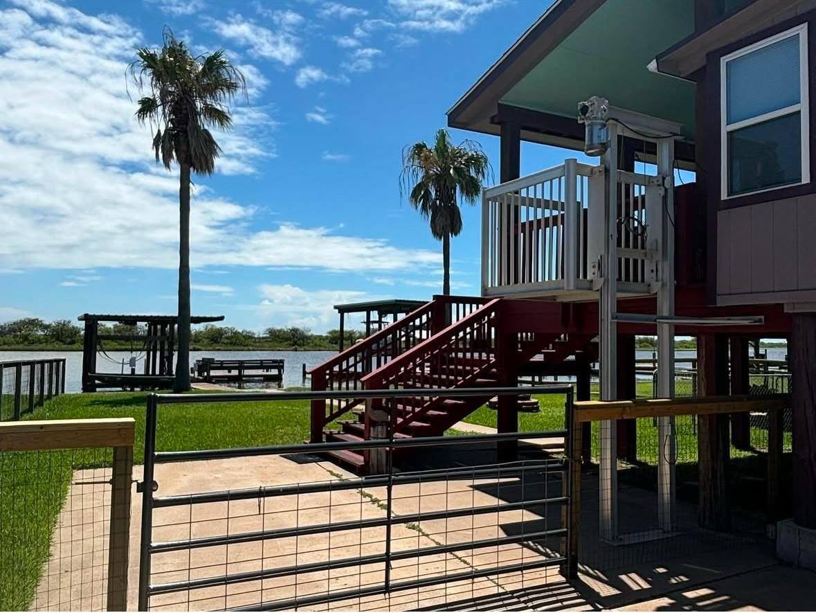 142 Seagull, Sargent, TX 77414