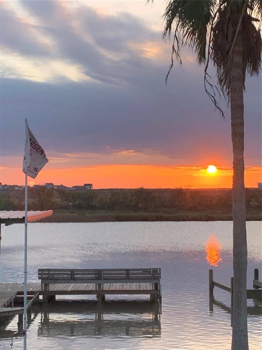 142 Seagull, Sargent, TX 77414