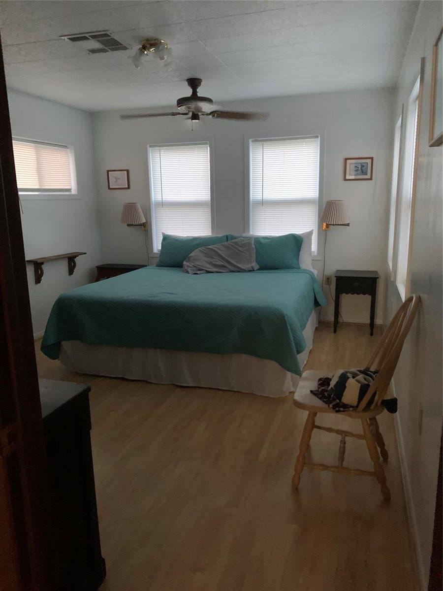 142 Seagull, Sargent, TX 77414