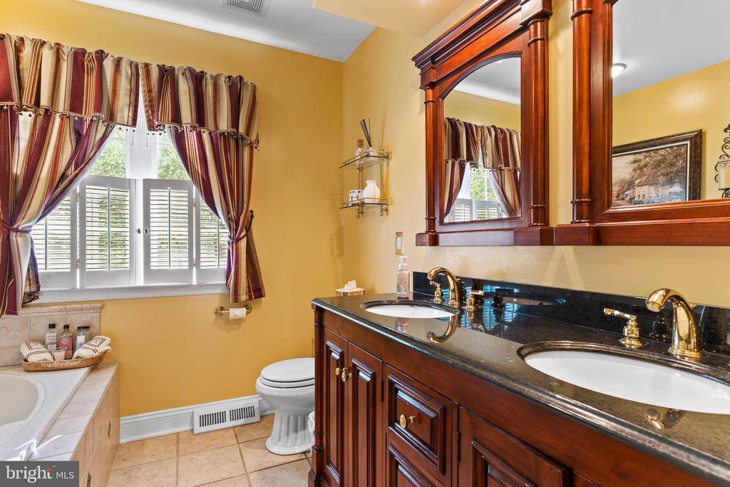 217 Edenderry Way, Enola, PA 17025