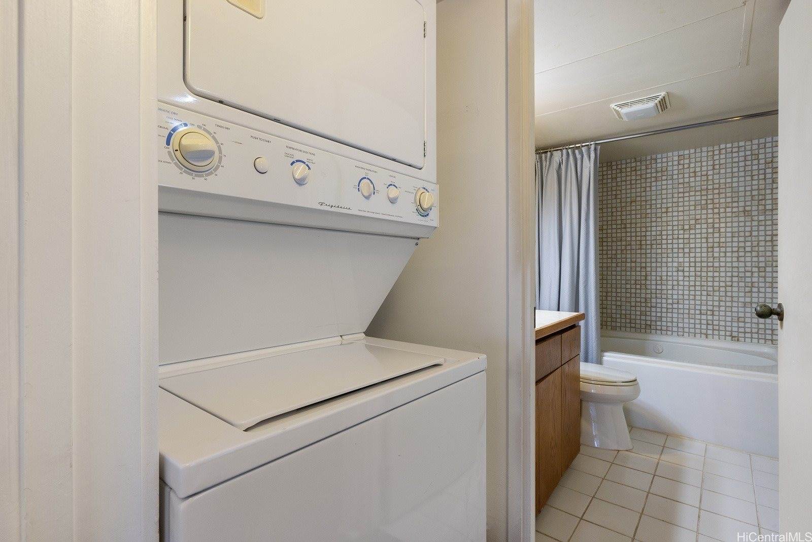 1088 Bishop Street, Honolulu, HI 96813