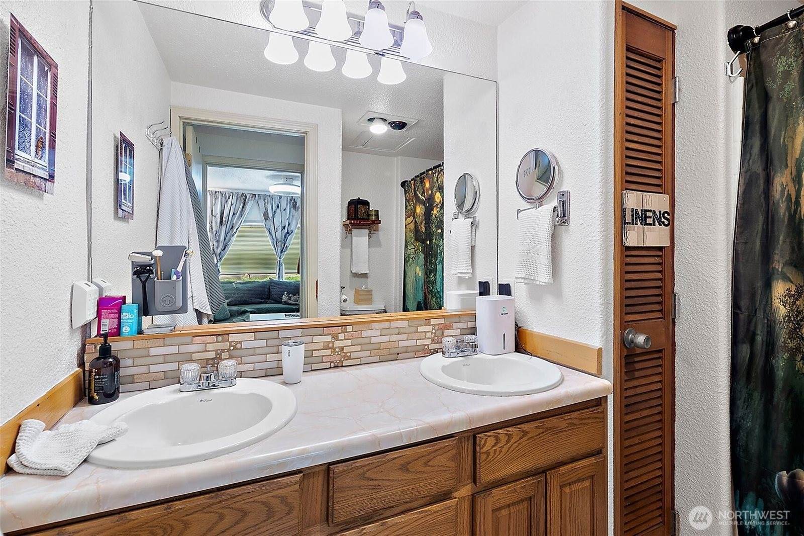 111 East 65th Street, Tacoma, WA 98404