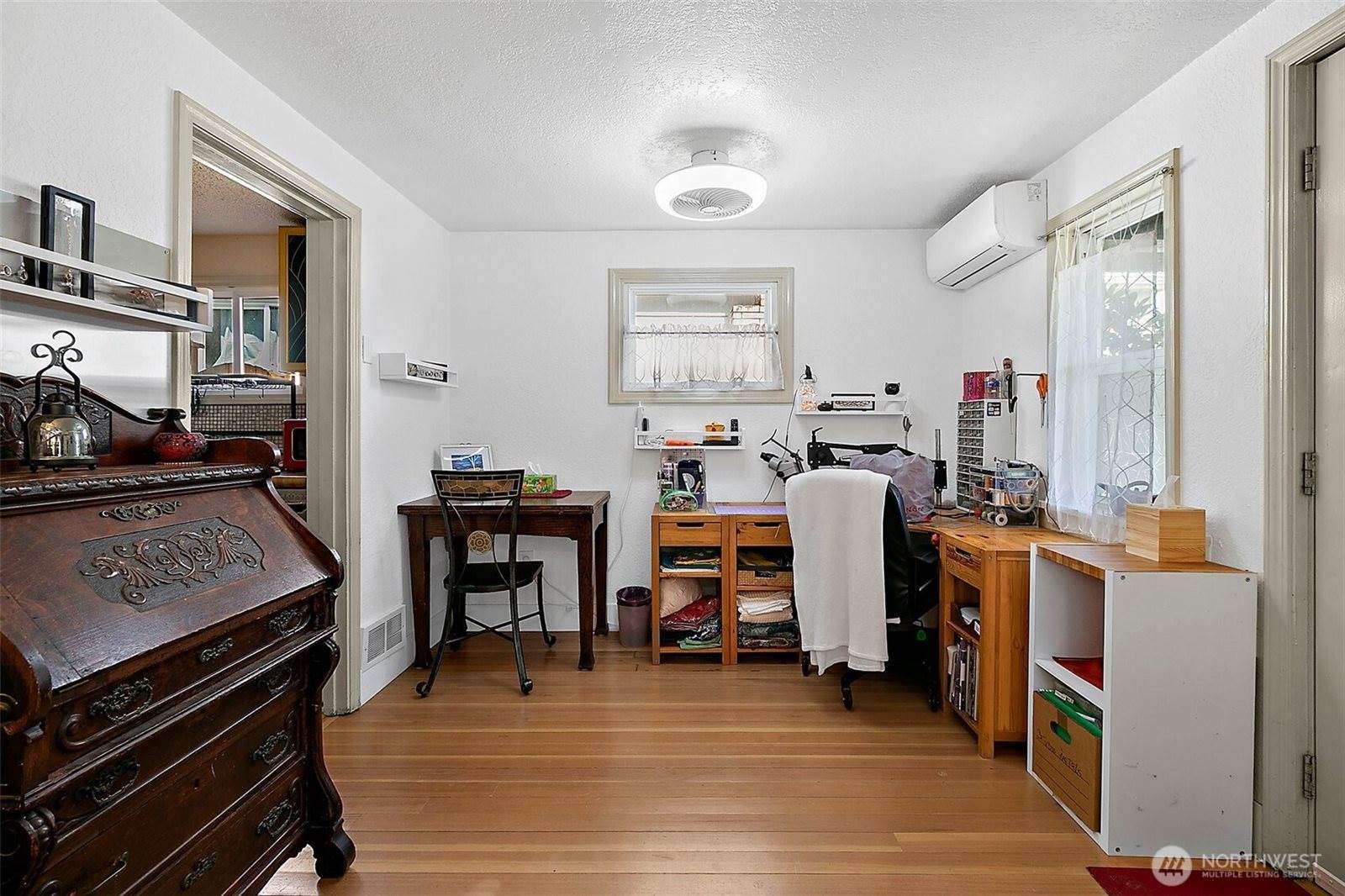 111 East 65th Street, Tacoma, WA 98404