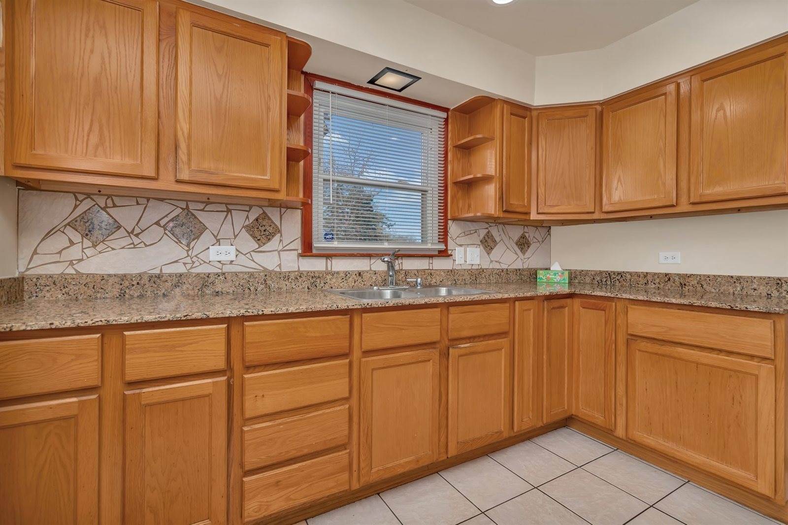 8201 Melvina Avenue, Burbank, IL 60459