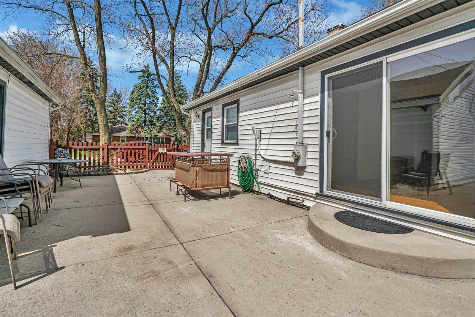 8201 Melvina Avenue, Burbank, IL 60459