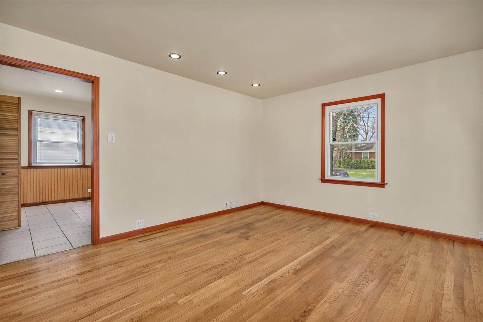 8201 Melvina Avenue, Burbank, IL 60459