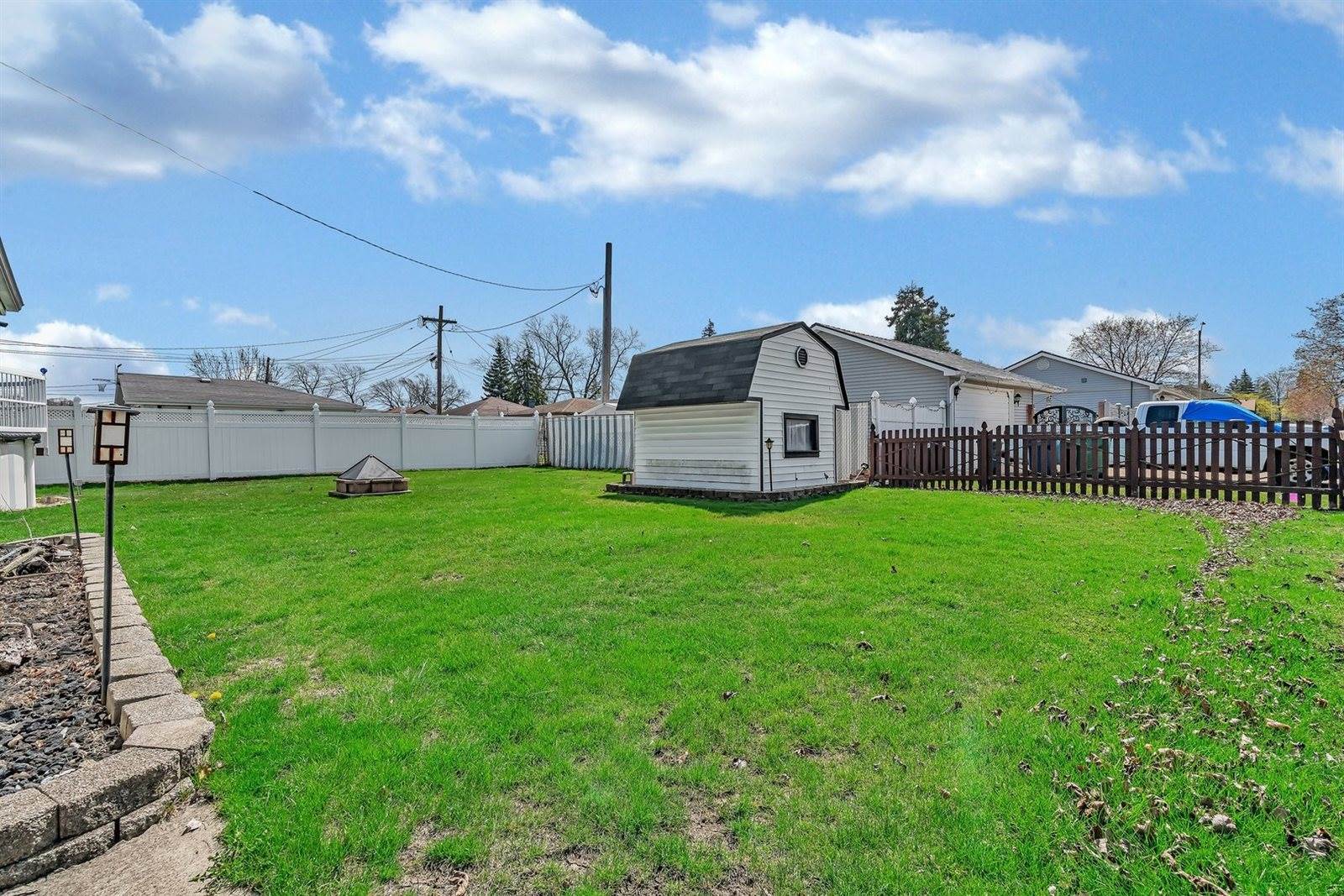 8201 Melvina Avenue, Burbank, IL 60459