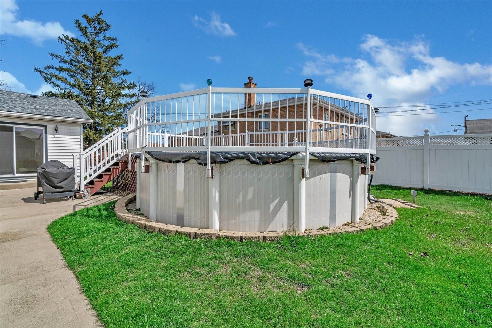 8201 Melvina Avenue, Burbank, IL 60459