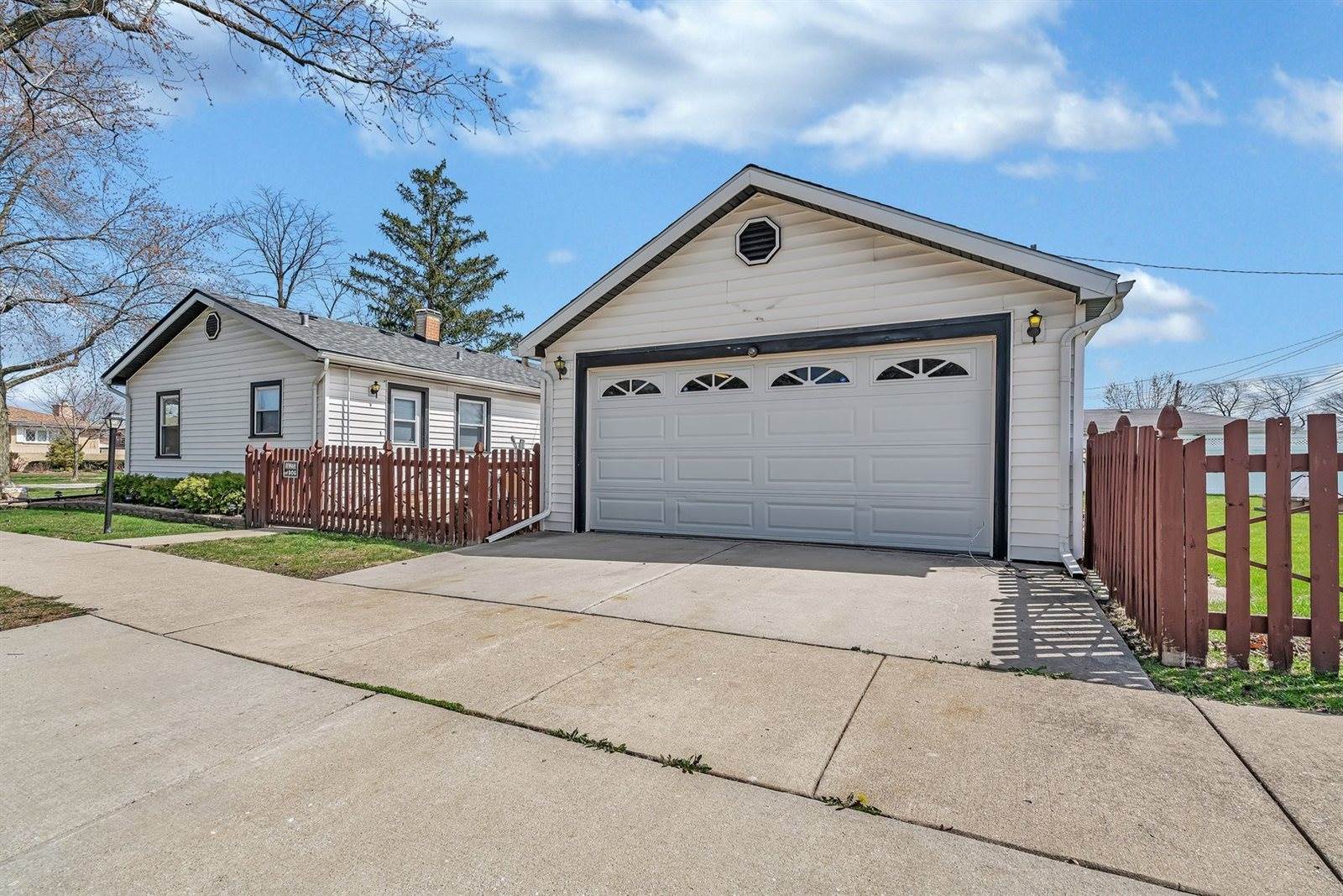 8201 Melvina Avenue, Burbank, IL 60459