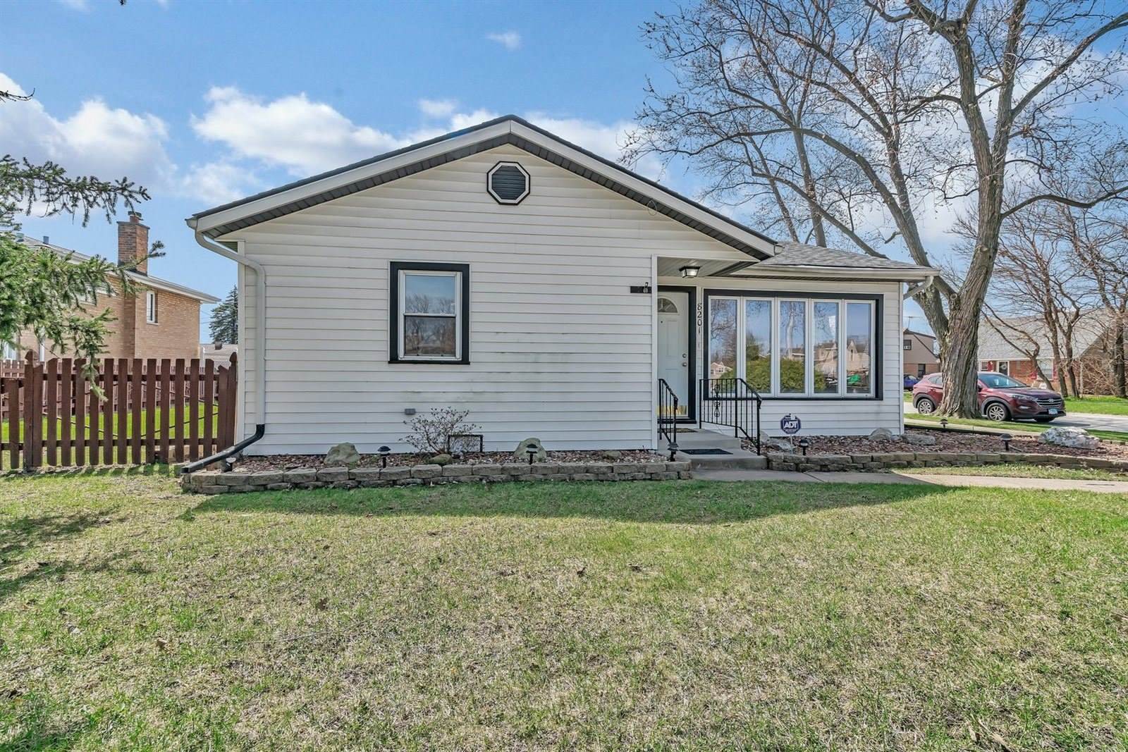 8201 Melvina Avenue, Burbank, IL 60459