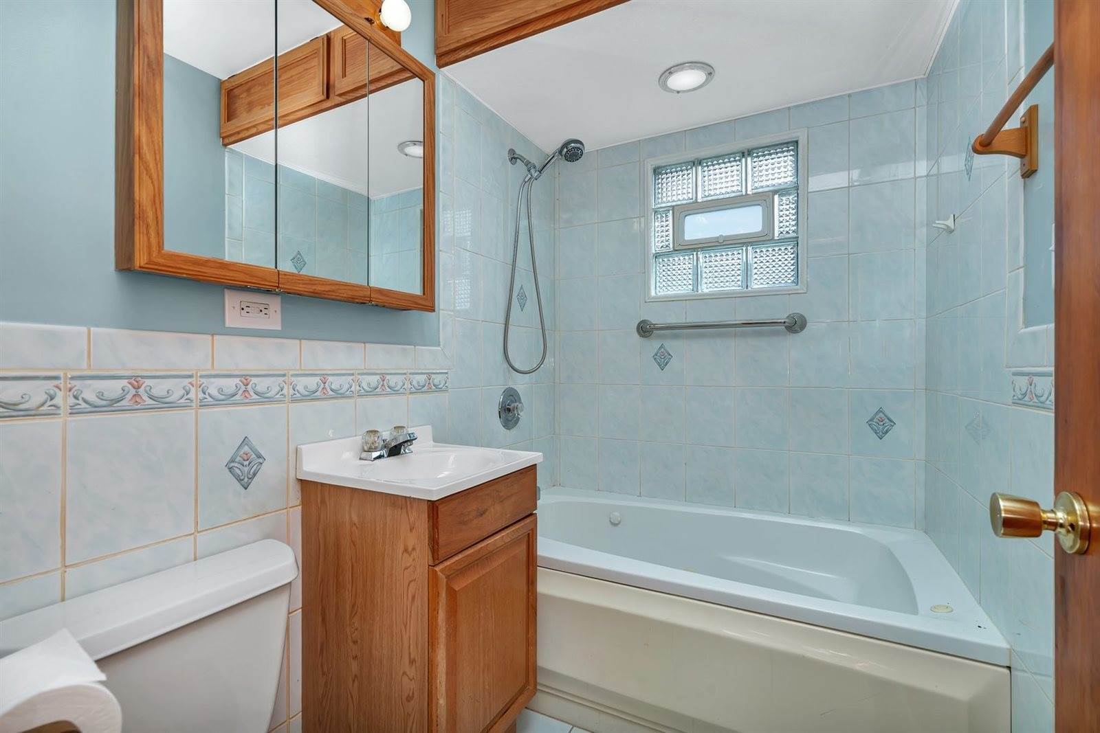 8201 Melvina Avenue, Burbank, IL 60459