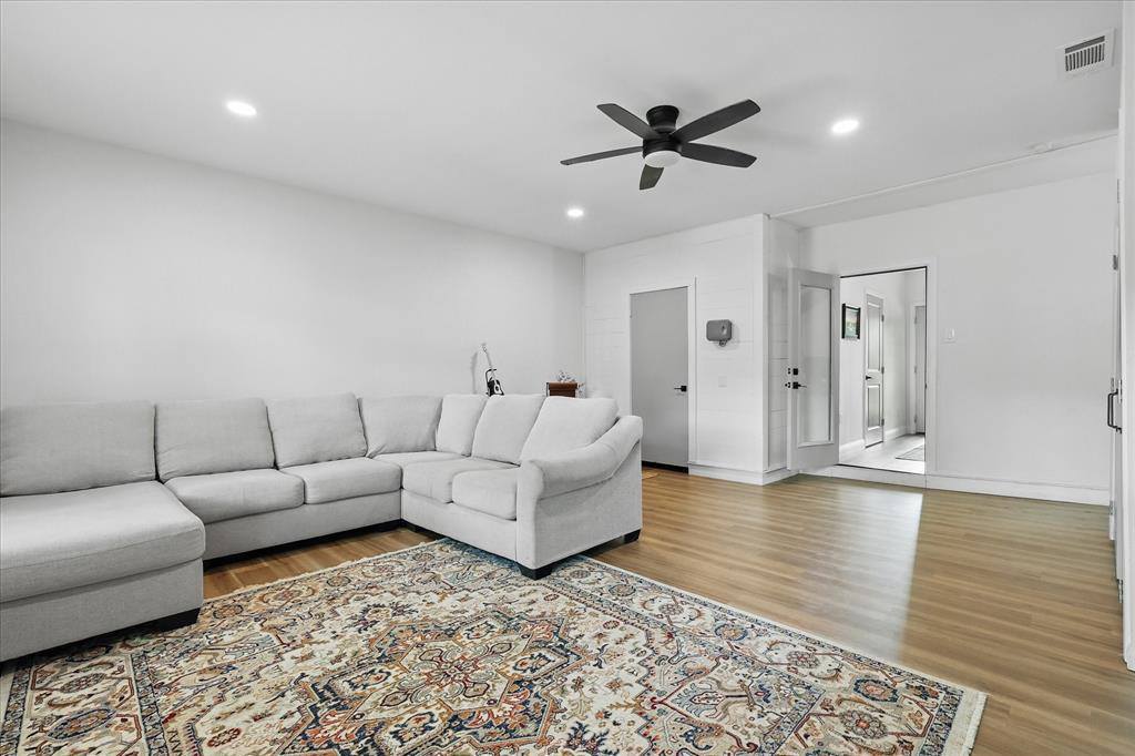 810 Turner Boulevard, Grand Prairie, TX 75050