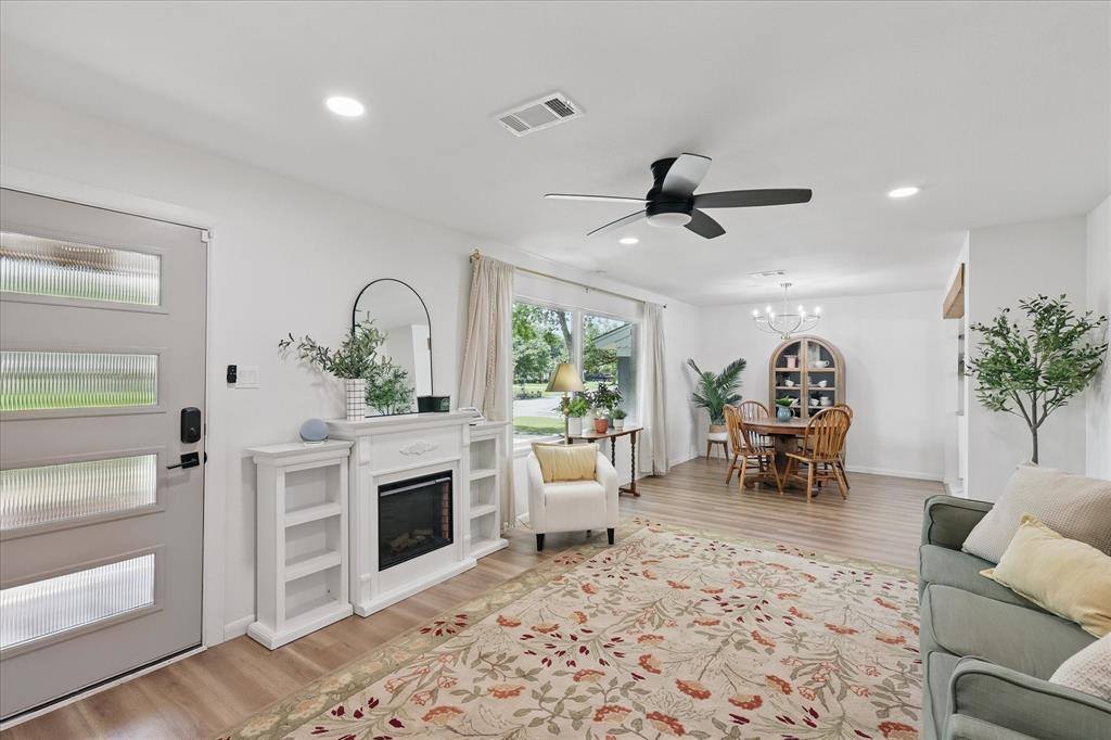 810 Turner Boulevard, Grand Prairie, TX 75050