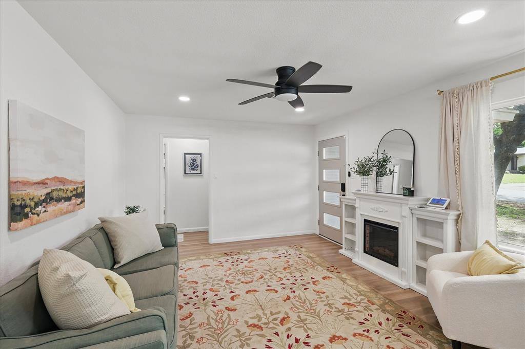 810 Turner Boulevard, Grand Prairie, TX 75050