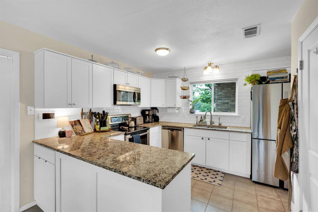 6307 Orchard Hill Drive, Arlington, TX 76016