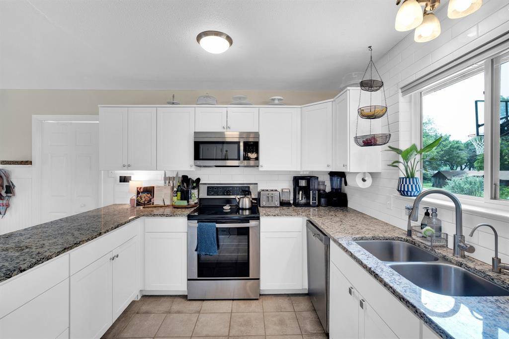 6307 Orchard Hill Drive, Arlington, TX 76016