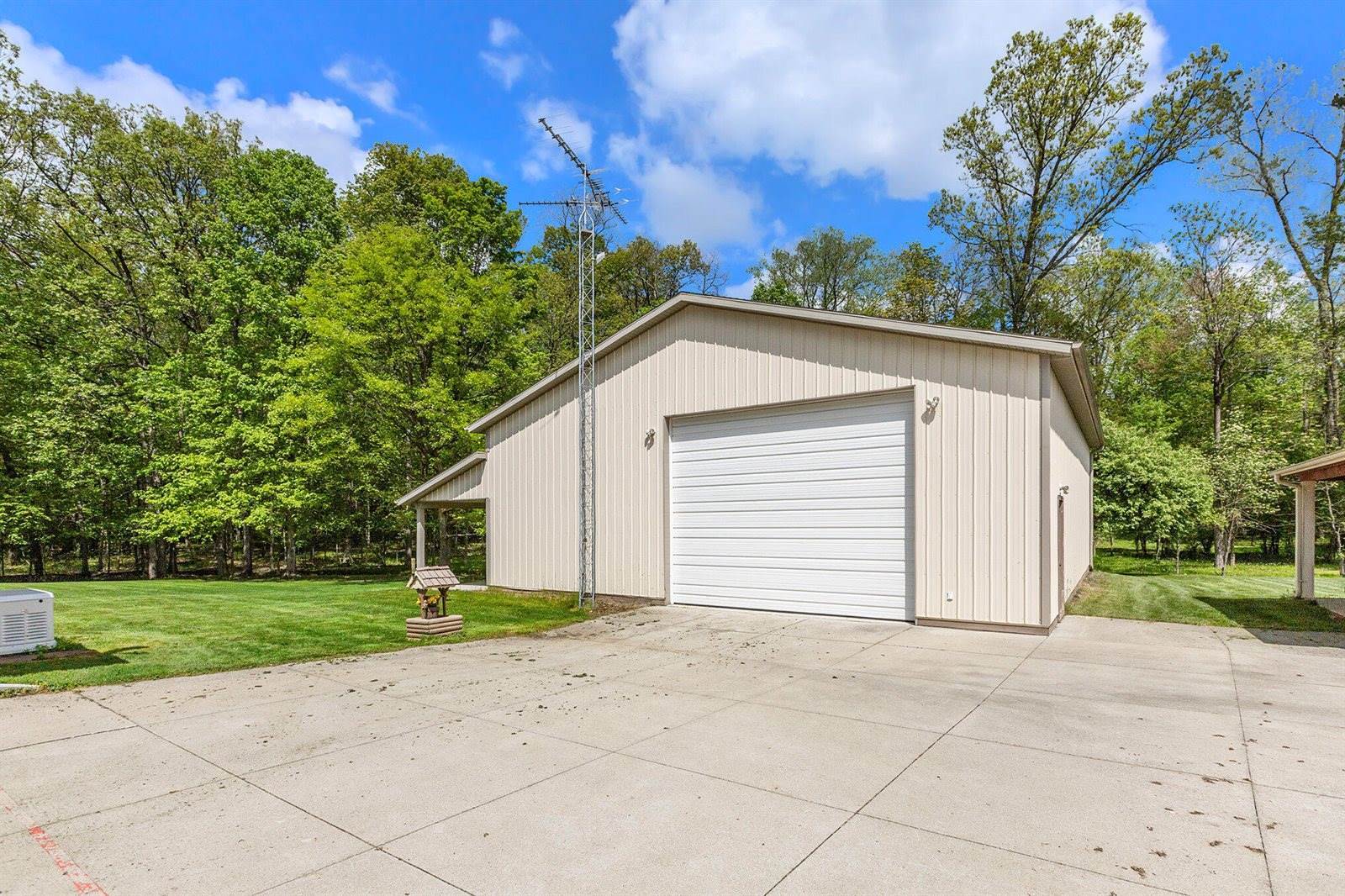 7607 Mt. Hope Road, Grass Lake, MI 49240