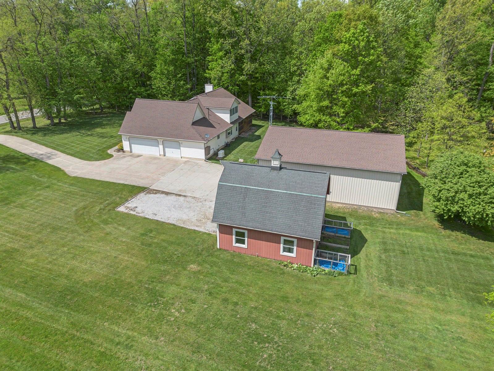 7607 Mt. Hope Road, Grass Lake, MI 49240