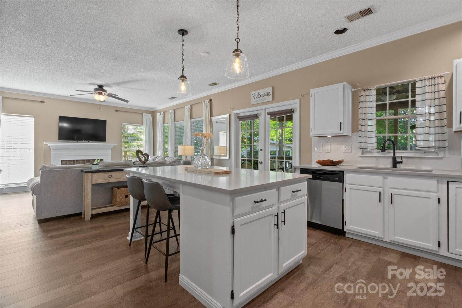 6210 Skyline Drive, Charlotte, NC 28269