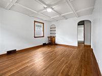 537 E 5th St, Ashland, OH 44805