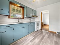 537 E 5th St, Ashland, OH 44805