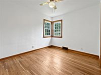 537 E 5th St, Ashland, OH 44805