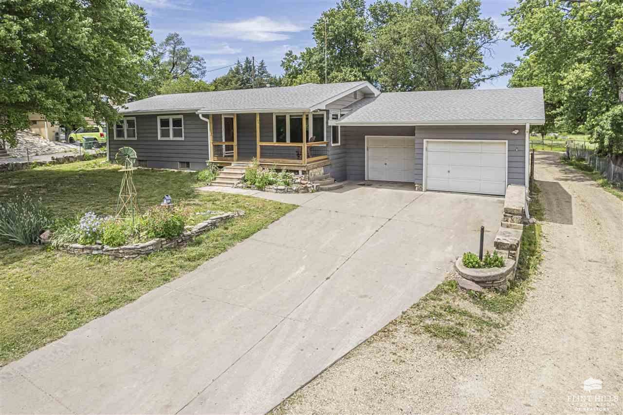 2526 Old Hwy 40, Junction City, KS 66441