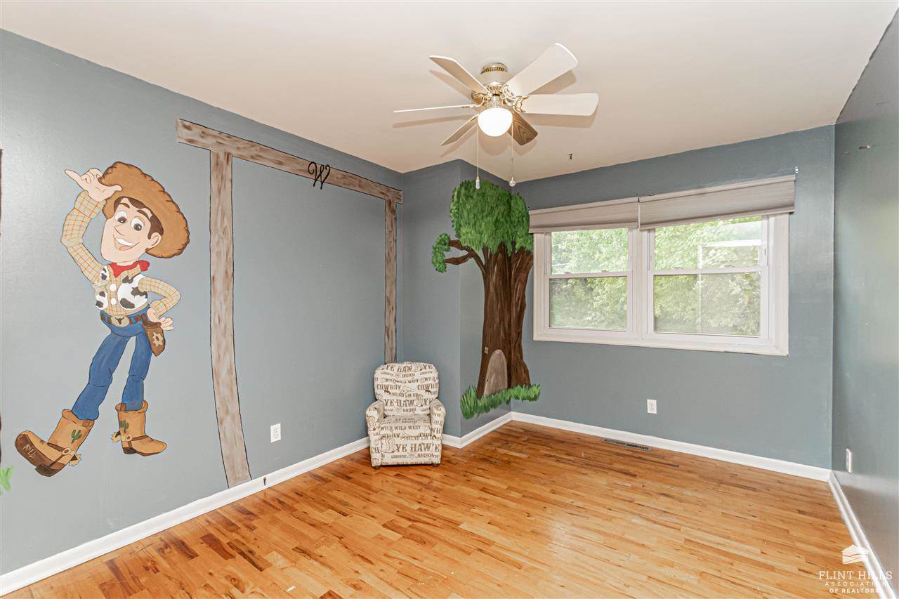 2526 Old Hwy 40, Junction City, KS 66441