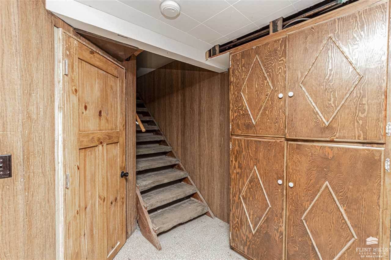 2526 Old Hwy 40, Junction City, KS 66441