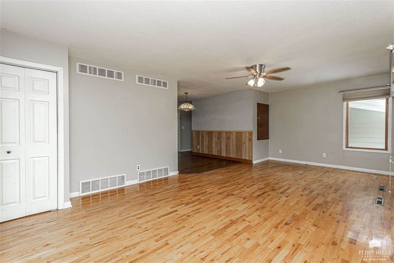 2526 Old Hwy 40, Junction City, KS 66441