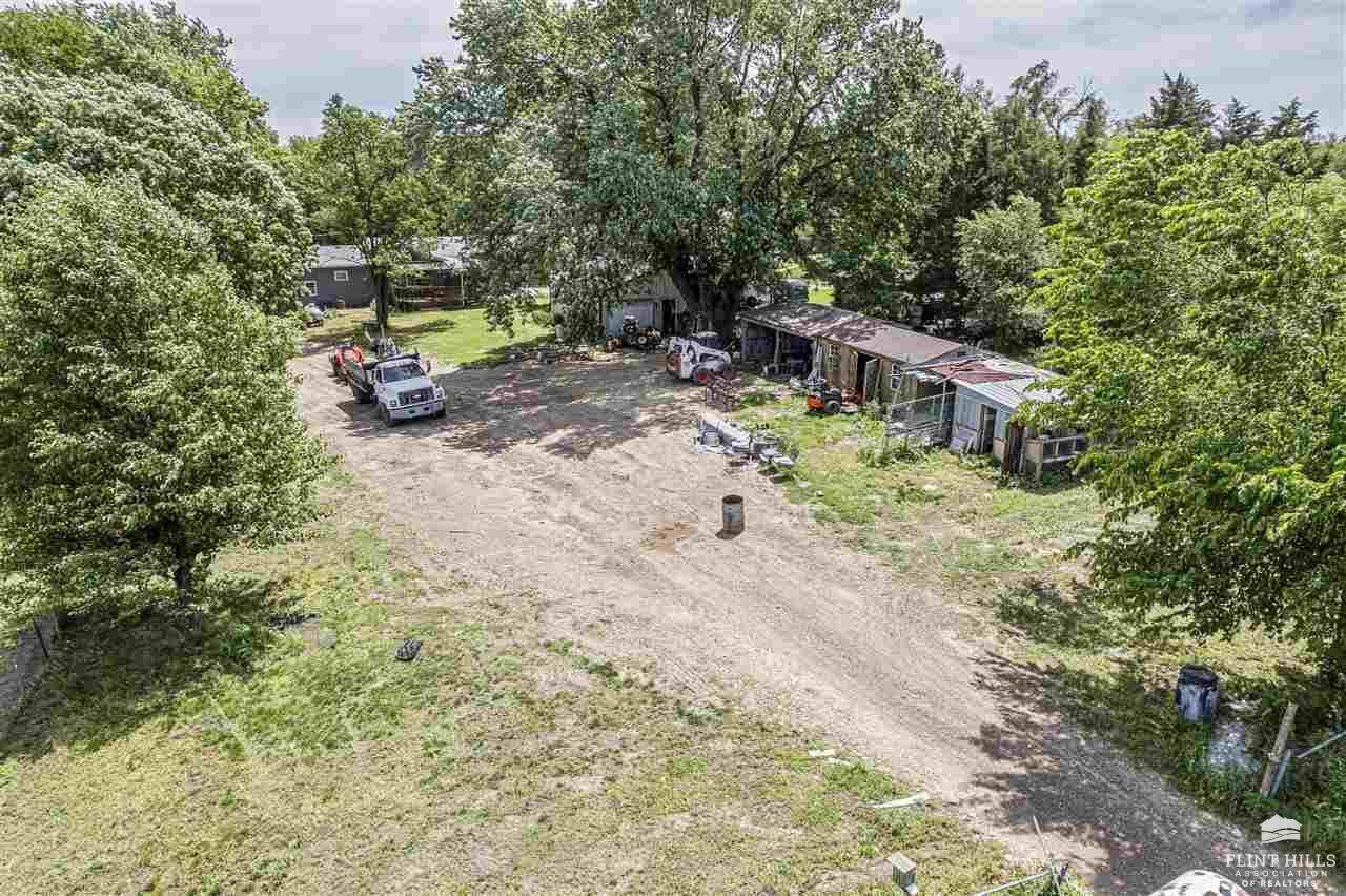 2526 Old Hwy 40, Junction City, KS 66441