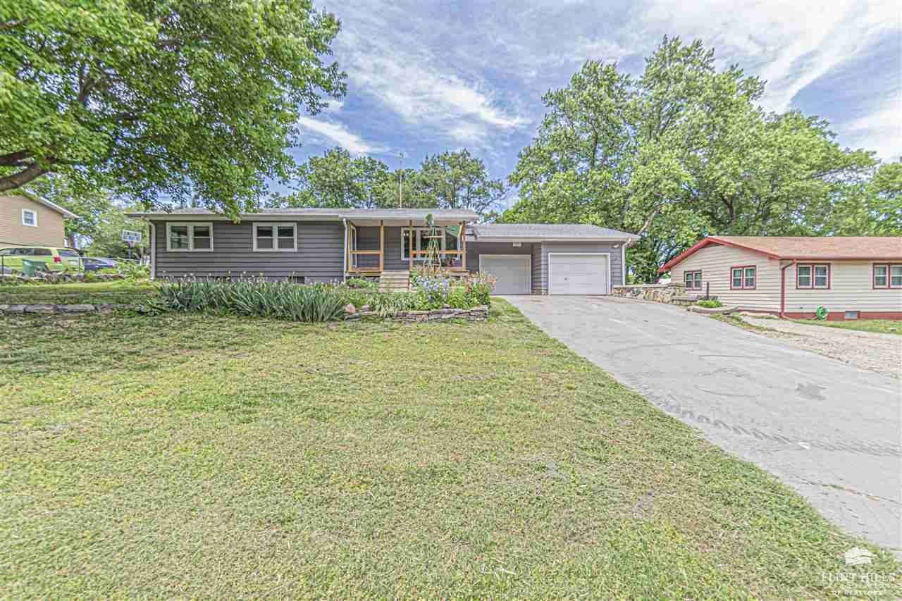 2526 Old Hwy 40, Junction City, KS 66441