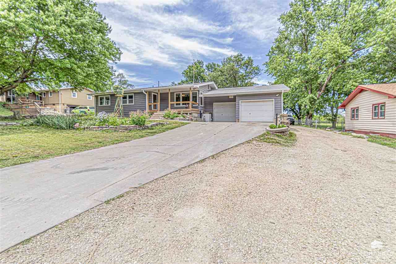 2526 Old Hwy 40, Junction City, KS 66441