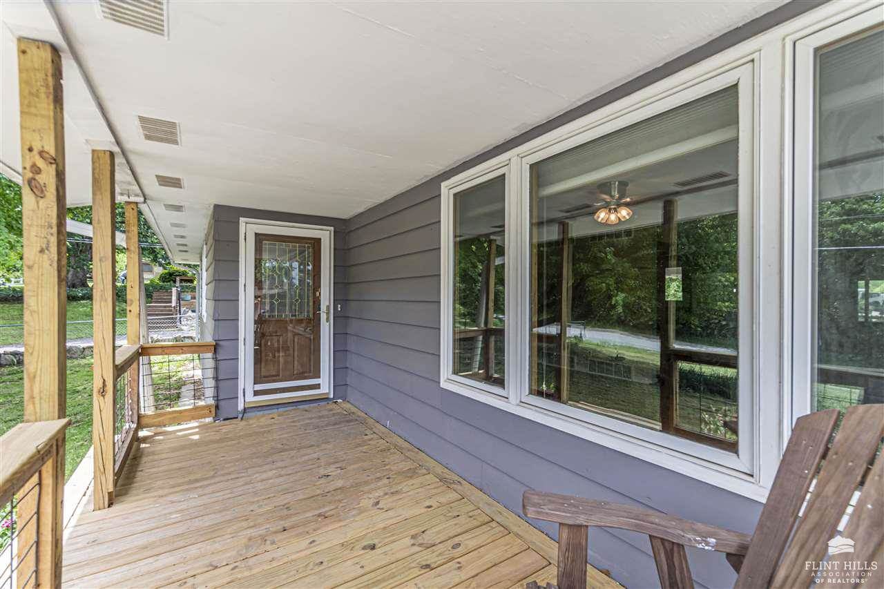 2526 Old Hwy 40, Junction City, KS 66441