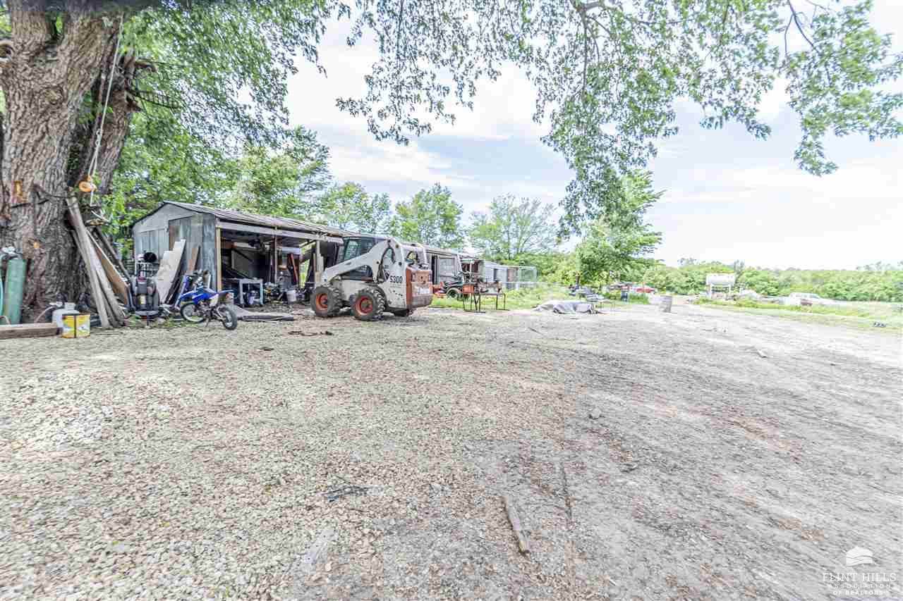 2526 Old Hwy 40, Junction City, KS 66441