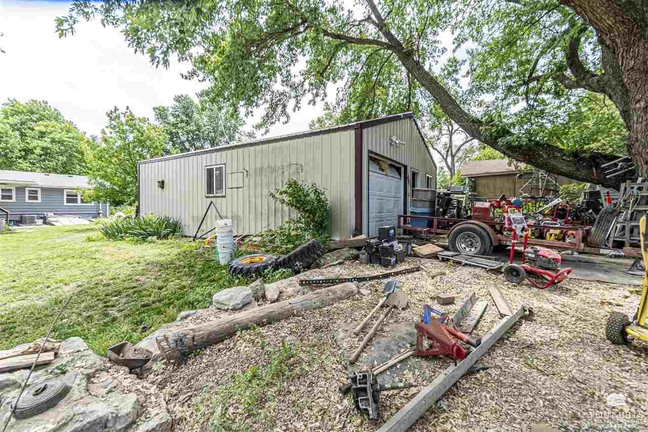 2526 Old Hwy 40, Junction City, KS 66441