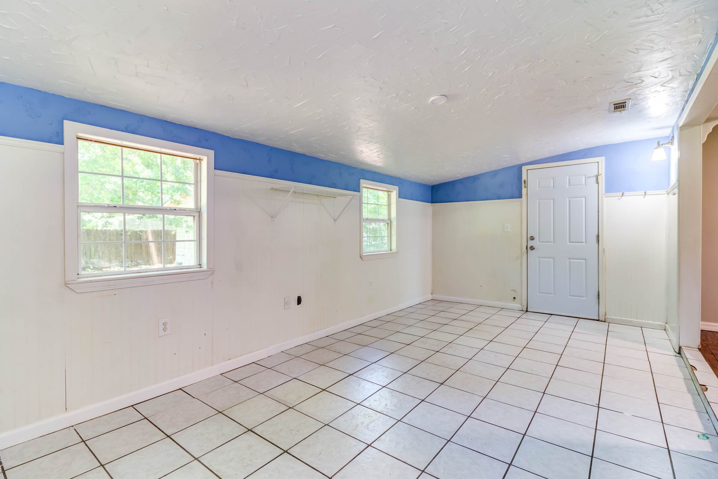 3217 N 2nd Street, Ocean Springs, MS 39564