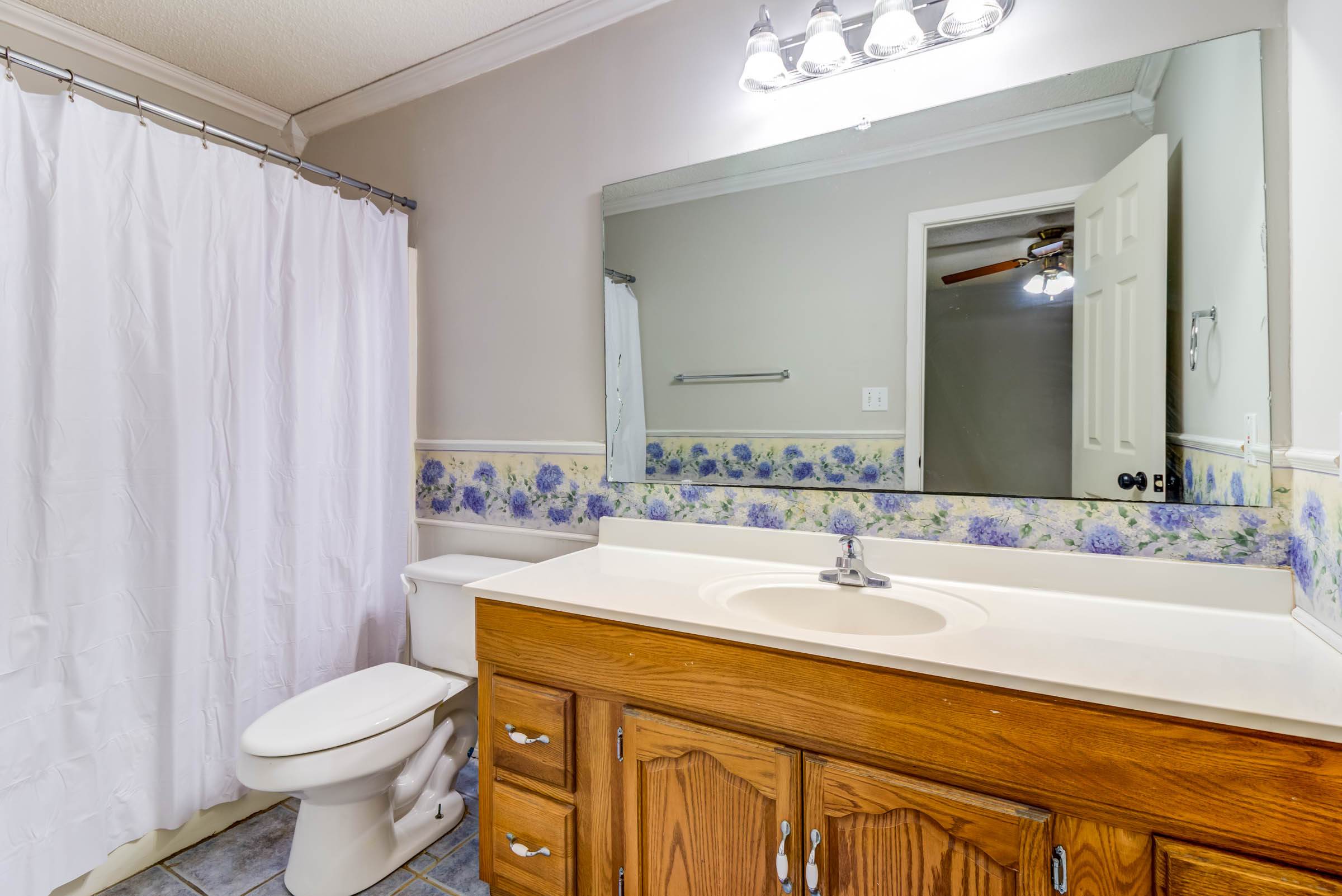 3217 N 2nd Street, Ocean Springs, MS 39564