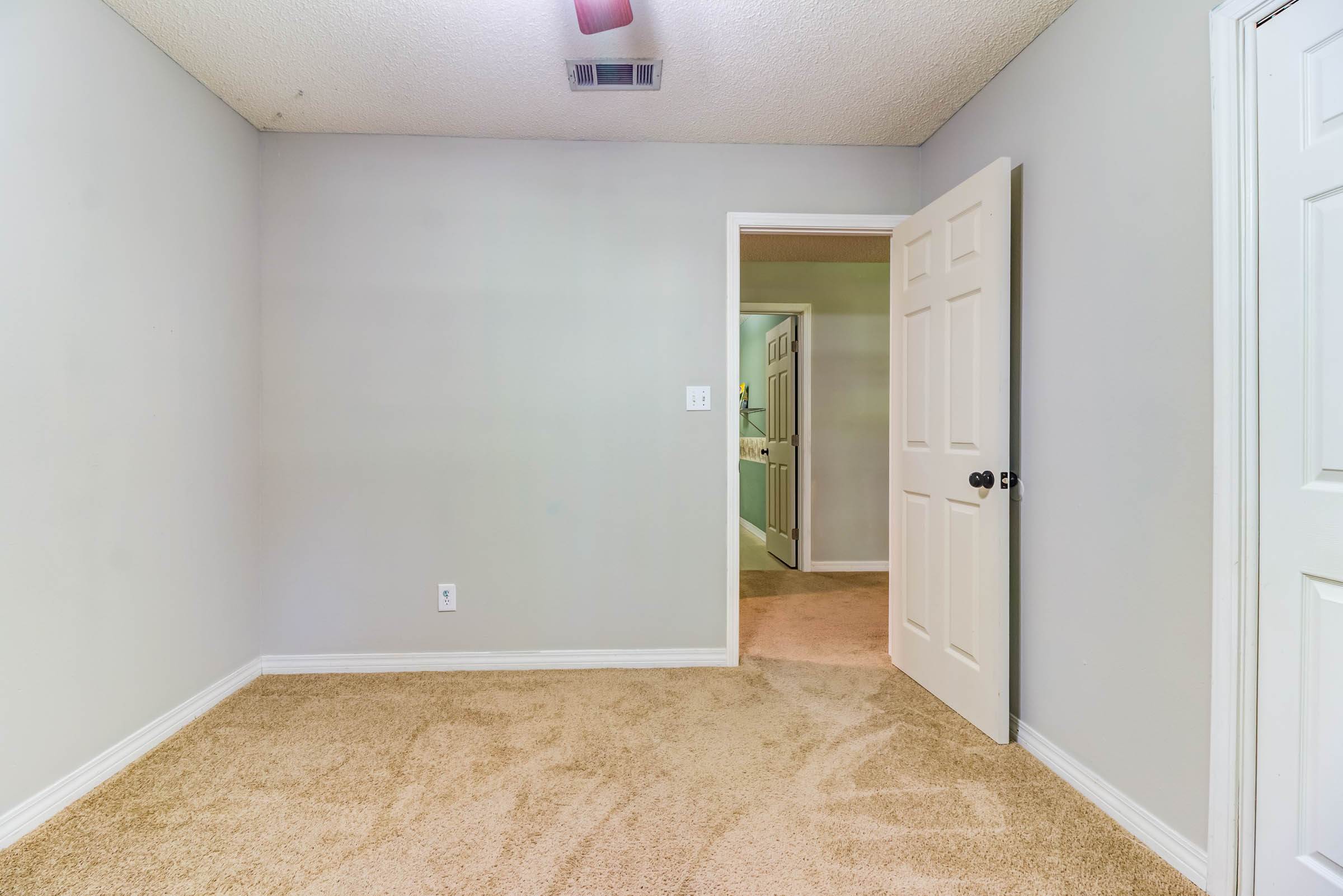 3217 N 2nd Street, Ocean Springs, MS 39564