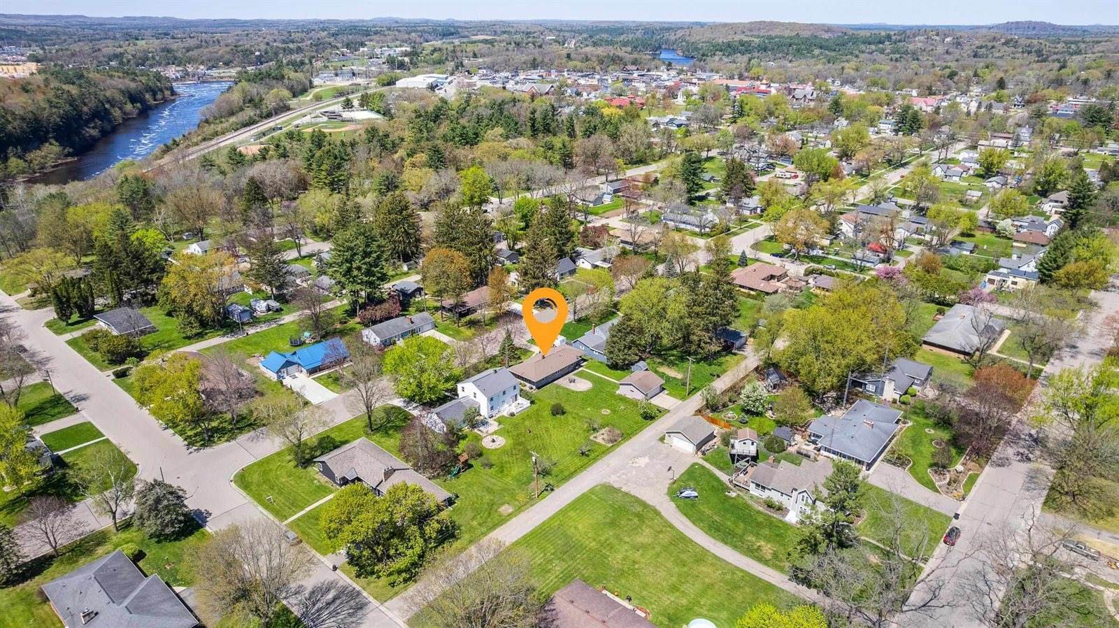 316 Capital Street, Wisconsin Dells, WI 53965