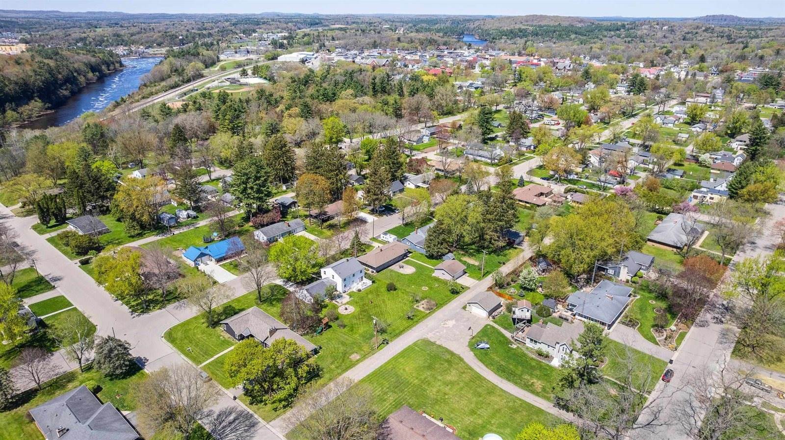 316 Capital Street, Wisconsin Dells, WI 53965