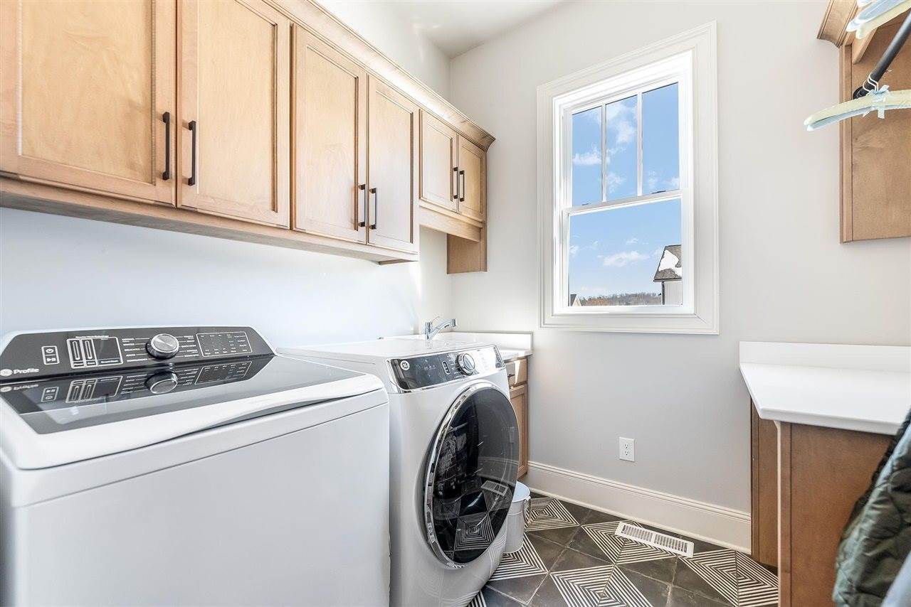 916 Drakes Ridge Lane, Bowling Green, KY 42103